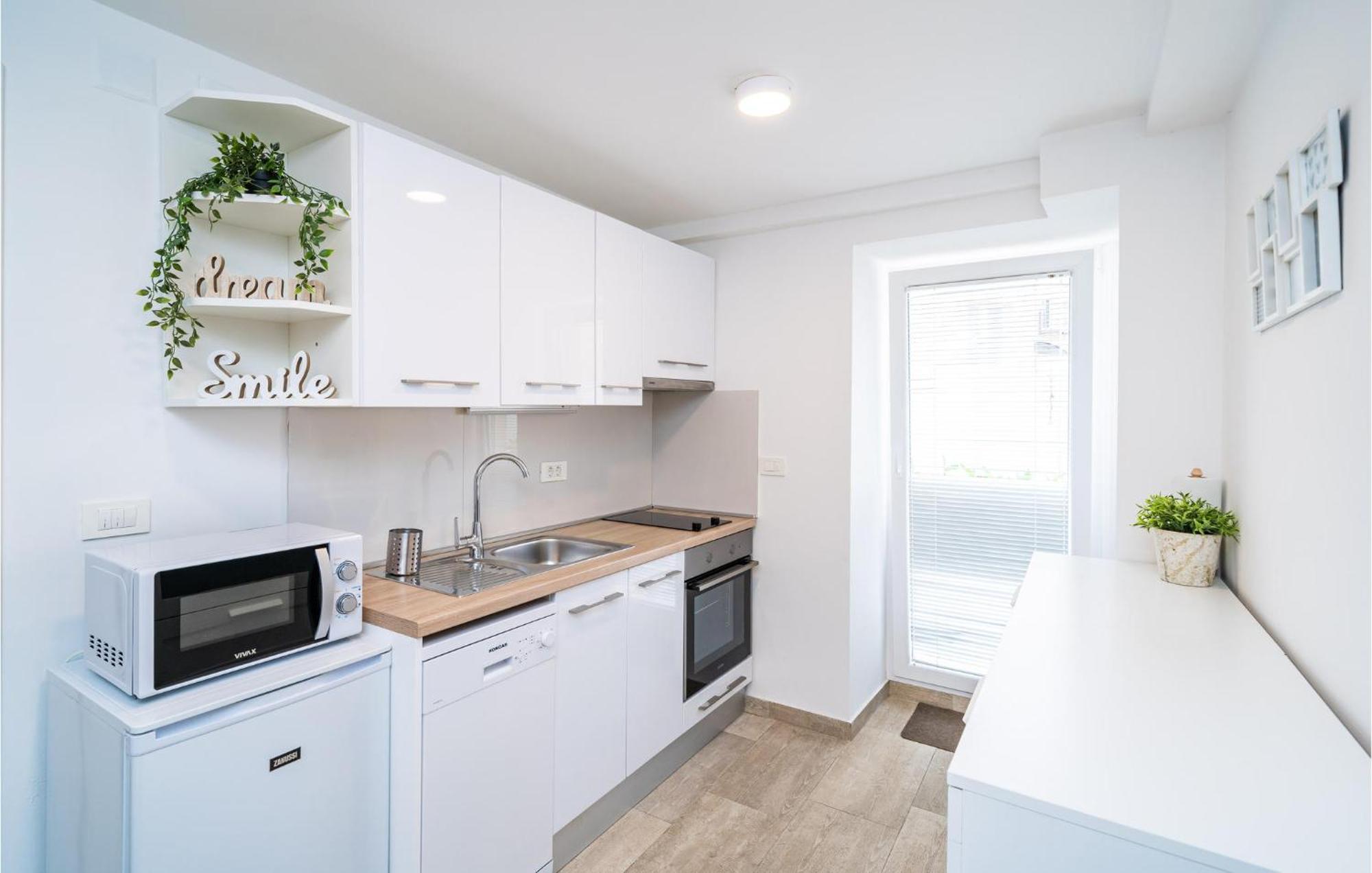 Nice Apartment In Dubrovnik With Kitchen Exterior photo